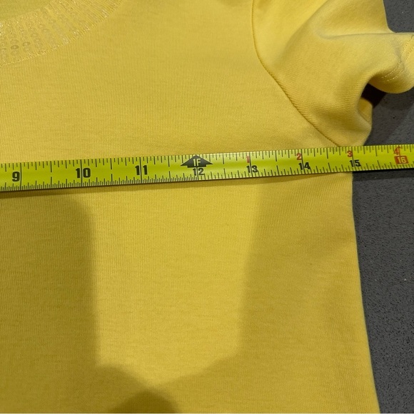 Yellow Fitted Short Sleeve Tee with sequin collar - Picture 8 of 9